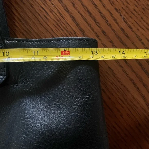 Madewell | Black Leather Tote Bag - Picture 11 of 16